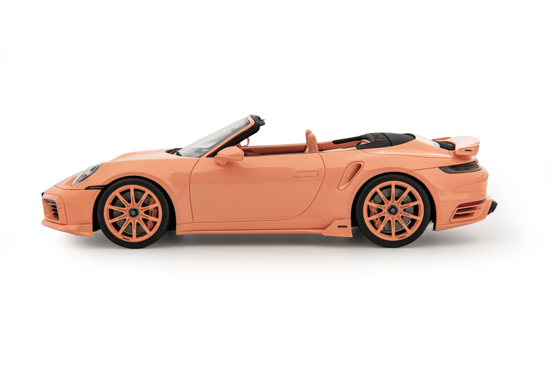 BRABUS 900 Peetch 1:18